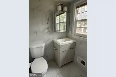 [Address not provided], Oakton, VA 22124 - Photo 5