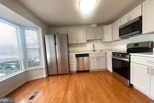 7353 Crestleigh Cir, Alexandria, VA 22315 - Photo 5