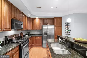 5623 Harrington Falls Ln, Alexandria, VA 22312 - Photo 15