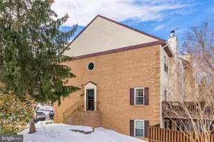 6050 Heatherwood Dr, Alexandria, VA 22310 - Photo 3