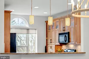 12027 Edgemere Cir, Reston, VA 20190 - Photo 25