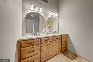 12027 Edgemere Cir, Reston, VA 20190 - Photo 37