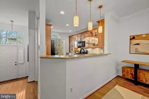 12027 Edgemere Cir, Reston, VA 20190 - Photo 11