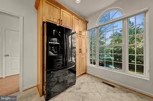 12027 Edgemere Cir, Reston, VA 20190 - Photo 17