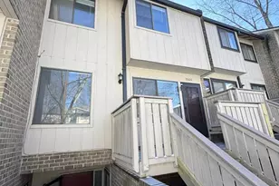 2600 Glengyle Dr, Vienna, VA 22181 - Photo 3