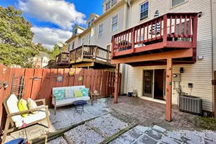 3006 Heritage Springs Ct, Alexandria, VA 22306 - Photo 19