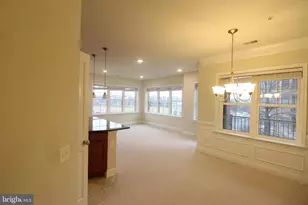 9521 Bastille St, Fairfax, VA 22031 - Photo 5