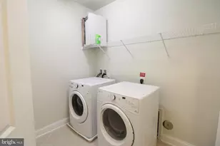 9521 Bastille St, Fairfax, VA 22031 - Photo 13