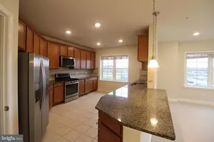 9521 Bastille St, Fairfax, VA 22031 - Photo 7