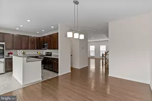 13258 Maple Creek Ln, Centreville, VA 20120 - Photo 11