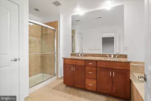 8072 Criaza Branch Ct, Vienna, VA 22182 - Photo 9