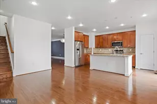 8072 Criaza Branch Ct, Vienna, VA 22182 - Photo 5