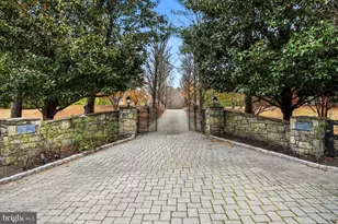 9324 Georgetown Pike, Great Falls, VA 22066 - Photo 5