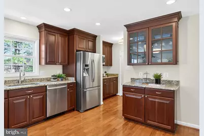 3005 Robin Ridge Court, Fairfax, VA 22031 - Photo 9