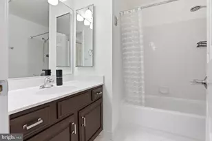 8027 Tanworth Ct, Springfield, VA 22152 - Photo 35