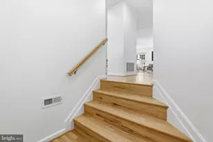8027 Tanworth Ct, Springfield, VA 22152 - Photo 5