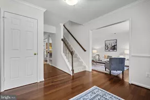 12017 Sugarland Valley Dr, Herndon, VA 20170 - Photo 5