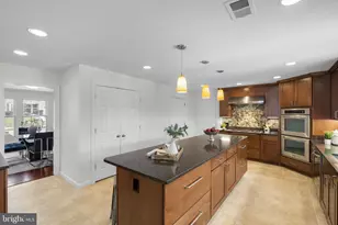 12017 Sugarland Valley Dr, Herndon, VA 20170 - Photo 17