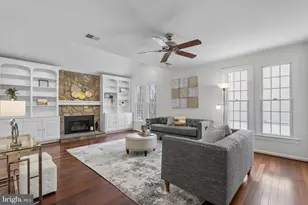 12017 Sugarland Valley Dr, Herndon, VA 20170 - Photo 9