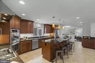 12017 Sugarland Valley Dr, Herndon, VA 20170 - Photo 19