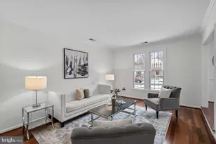 12017 Sugarland Valley Dr, Herndon, VA 20170 - Photo 9