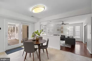 12017 Sugarland Valley Dr, Herndon, VA 20170 - Photo 15