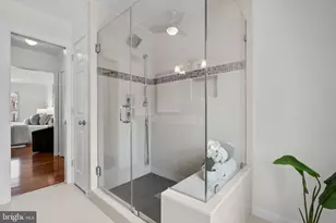 12017 Sugarland Valley Dr, Herndon, VA 20170 - Photo 33