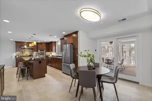 12017 Sugarland Valley Dr, Herndon, VA 20170 - Photo 13