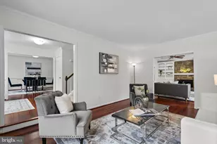 12017 Sugarland Valley Dr, Herndon, VA 20170 - Photo 5