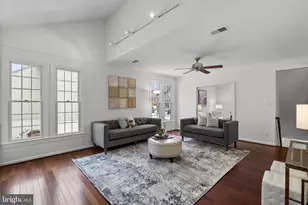 12017 Sugarland Valley Dr, Herndon, VA 20170 - Photo 13