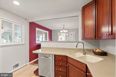 8108 Carrick Lane, Springfield, VA 22151 - Photo 15