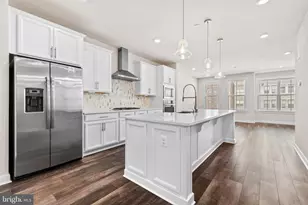 13039 Hattontown Square, Herndon, VA 20171 - Photo 11