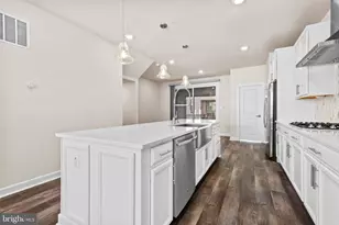 13039 Hattontown Square, Herndon, VA 20171 - Photo 17