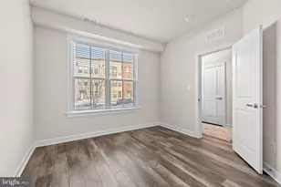 13039 Hattontown Square, Herndon, VA 20171 - Photo 7