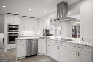 515 Woodland Ct NW, Vienna, VA 22180 - Photo 3