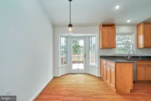 13715 Eastcliff Cir, Centreville, VA 20120 - Photo 11