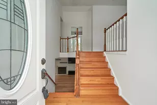 13715 Eastcliff Cir, Centreville, VA 20120 - Photo 3