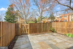 1838 Golf View Ct, Reston, VA 20190 - Photo 43