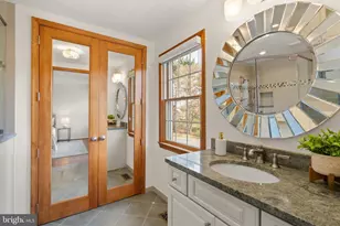 1838 Golf View Ct, Reston, VA 20190 - Photo 25