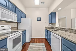 12304 Fort Buffalo Cir, Fairfax, VA 22033 - Photo 11