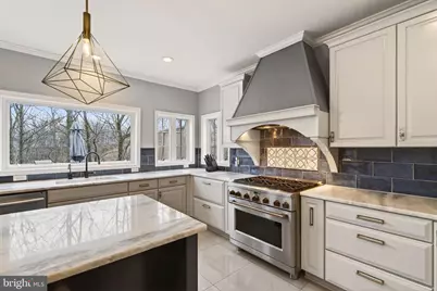 8020 Pohick Road, Springfield, VA 22153 - Photo 17