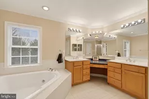 8020 Pohick Rd, Springfield, VA 22153 - Photo 27