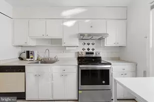 7227 Evanston Rd, Springfield, VA 22150 - Photo 7