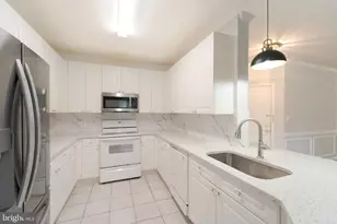 8183 Carnegie Hall Ct, Vienna, VA 22180 - Photo 9