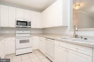 8183 Carnegie Hall Ct, Vienna, VA 22180 - Photo 7