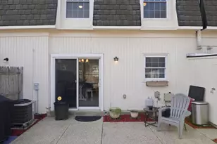 8142 Carrleigh Pkwy, Springfield, VA 22152 - Photo 23