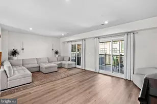 14522 George Carter Way, Chantilly, VA 20151 - Photo 3