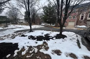 8110 Meadow Springs Ct, Vienna, VA 22182 - Photo 33