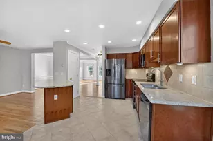 8110 Meadow Springs Ct, Vienna, VA 22182 - Photo 7