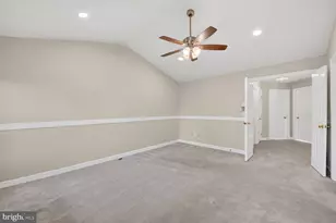 8110 Meadow Springs Ct, Vienna, VA 22182 - Photo 9